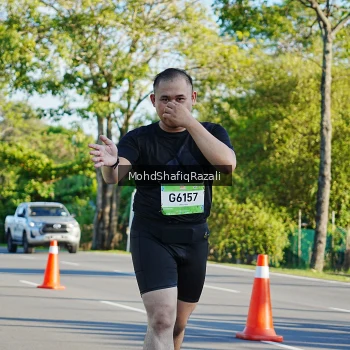 Runner Photo 1496908