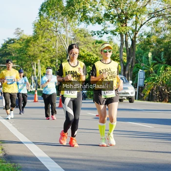 Runner Photo 1496975