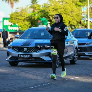 Runner Photo 1498642