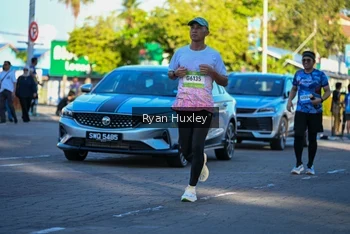 Runner Photo 1498691