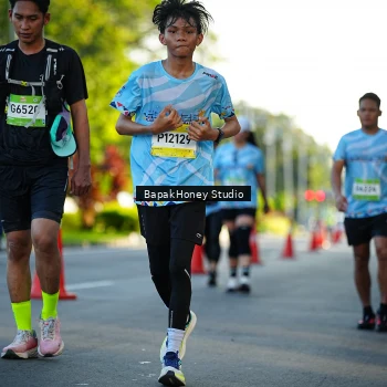 Runner Photo 1503608