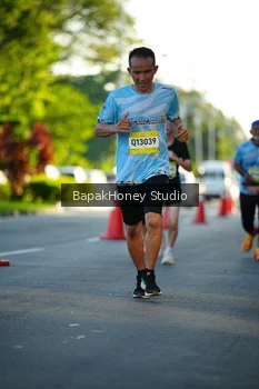 Runner Photo 1503719