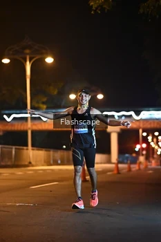 Runner Photo 1504023