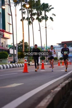 Runner Photo 1504041