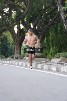 Runner Photo 1504109