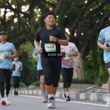 Runner Photo 1504576