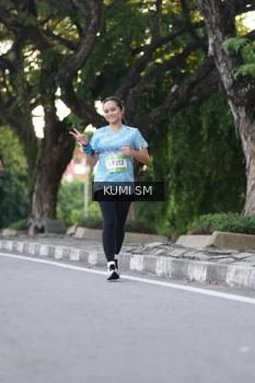 Runner Photo 1504912