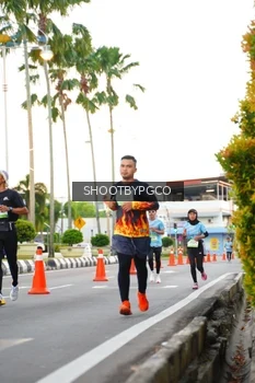 Runner Photo 1505563