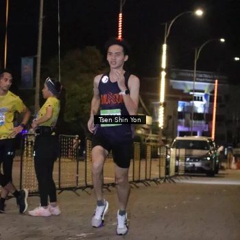 Runner Photo 1513296