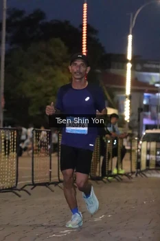 Runner Photo 1513968