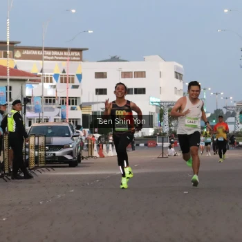 Runner Photo 1514653
