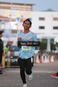 Runner Photo 1514764