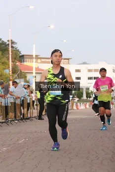 Runner Photo 1514842