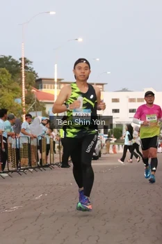 Runner Photo 1514843