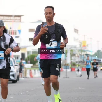 Runner Photo 1516798