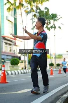 Runner Photo 1516811
