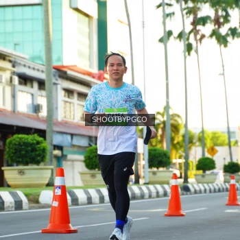 Runner Photo 1516873