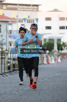 Runner Photo 1517385