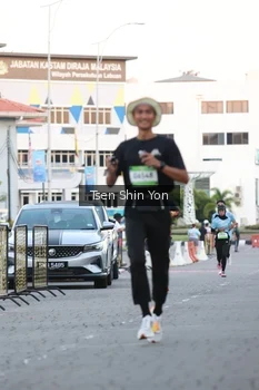 Runner Photo 1517545