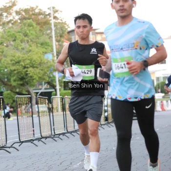 Runner Photo 1518271