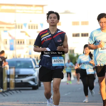 Runner Photo 1522710