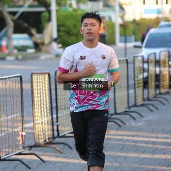 Runner Photo 1523255