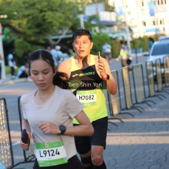 Runner Photo 1523612