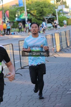 Runner Photo 1523695