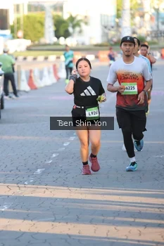Runner Photo 1523791