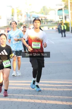 Runner Photo 1523812