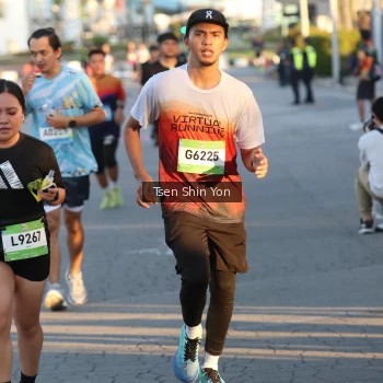 Runner Photo 1523819