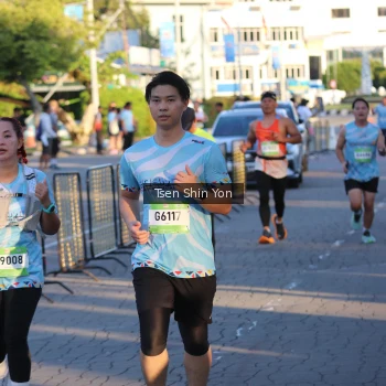 Runner Photo 1524993