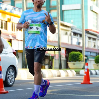 Runner Photo 1526587
