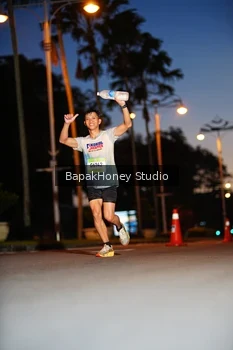 Runner Photo 1526758