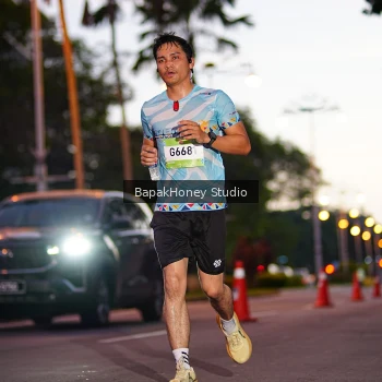 Runner Photo 1526963