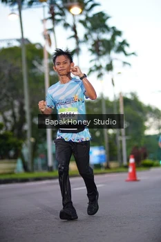 Runner Photo 1527131