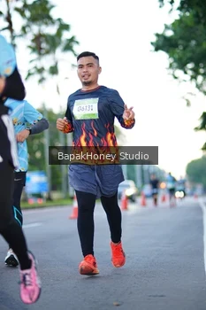 Runner Photo 1527236