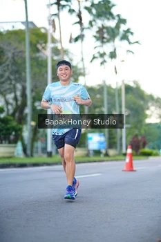Runner Photo 1527252
