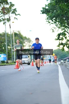 Runner Photo 1527275