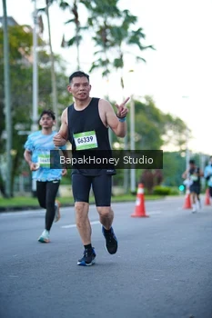 Runner Photo 1527306
