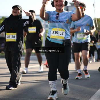Runner Photo 1528560