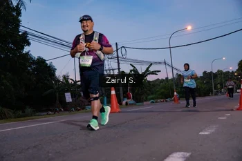 Runner Photo 1528984