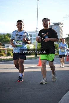 Runner Photo 1529347