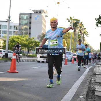 Runner Photo 1529531