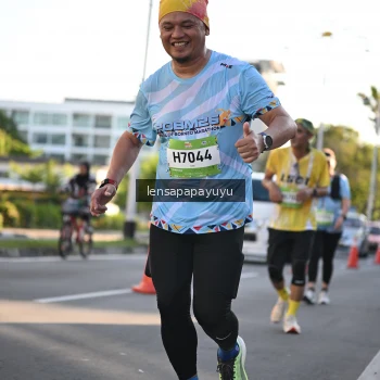 Runner Photo 1529546