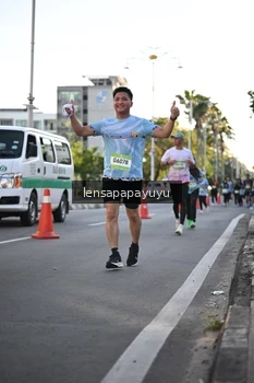 Runner Photo 1529689