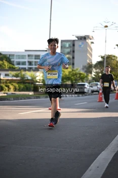 Runner Photo 1529750