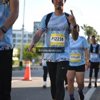 Runner Photo 1529990