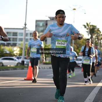 Runner Photo 1529995