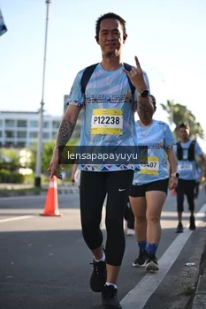 Runner Photo 1529996